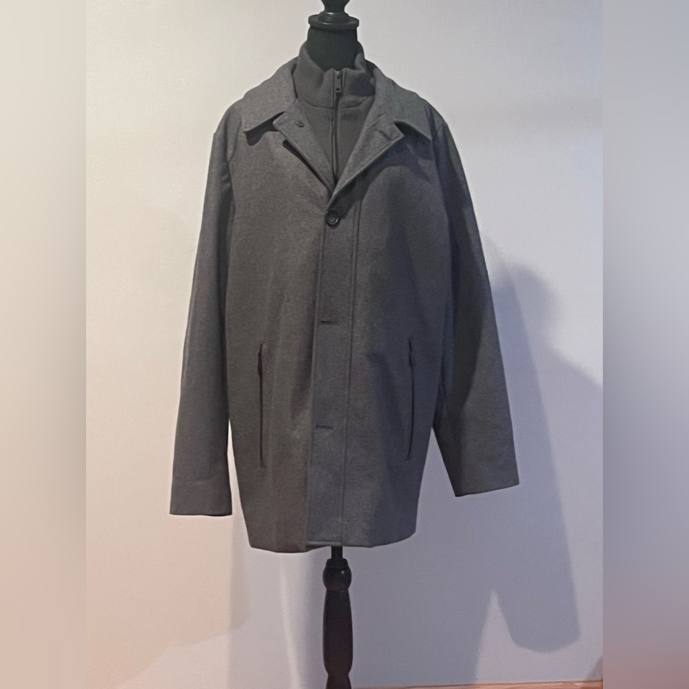 Men Kenneth Cole Button up coat